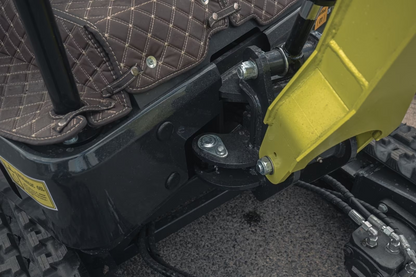 YAMA S15 with swing boom and thumb